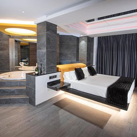 סן אנטוניו דה בנחבר Hotel Luve מראה חיצוני תמונה