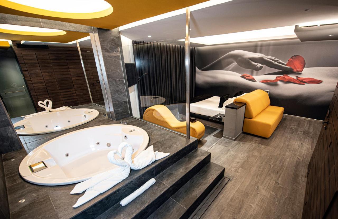 סן אנטוניו דה בנחבר Hotel Luve מראה חיצוני תמונה