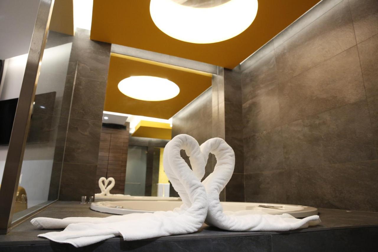 סן אנטוניו דה בנחבר Hotel Luve מראה חיצוני תמונה