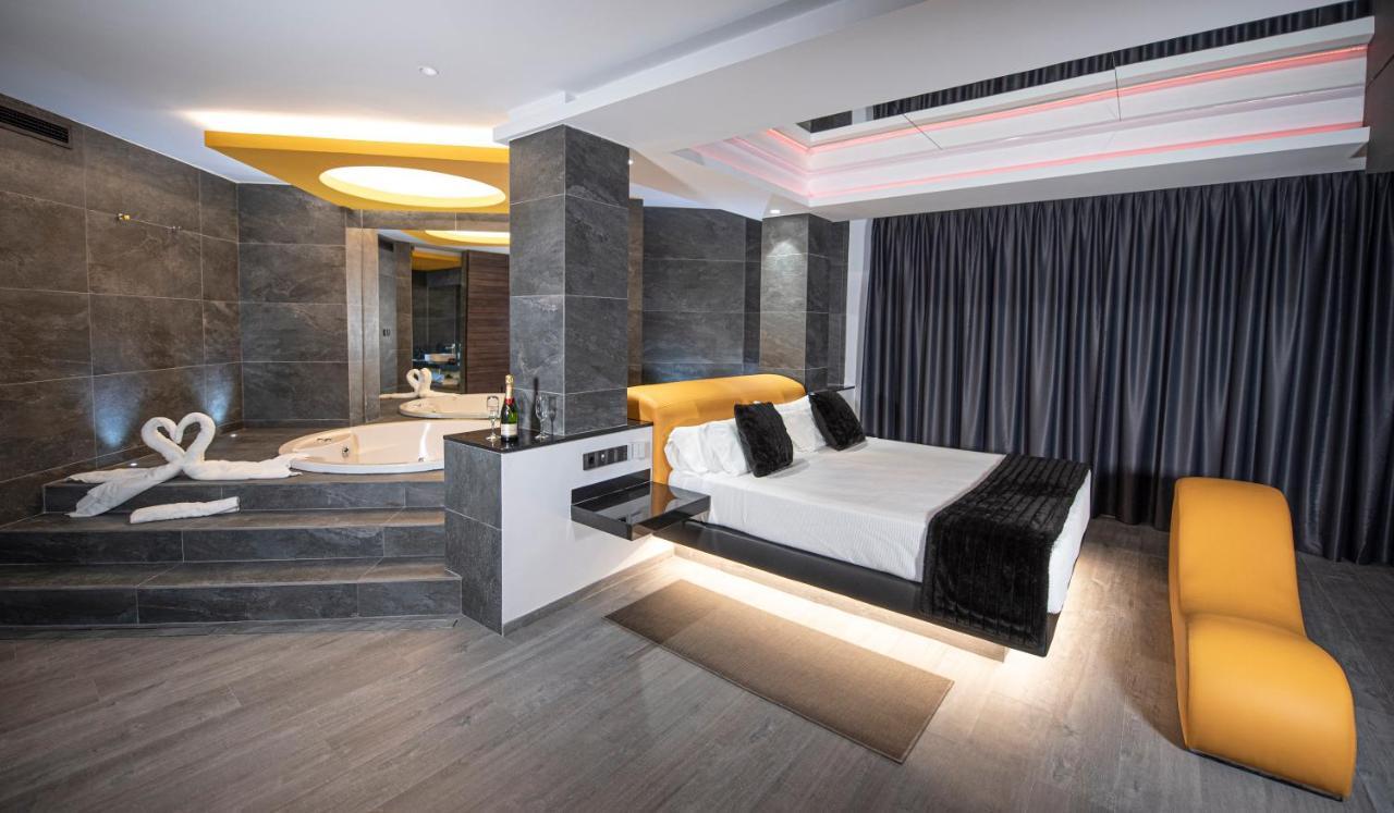 סן אנטוניו דה בנחבר Hotel Luve מראה חיצוני תמונה