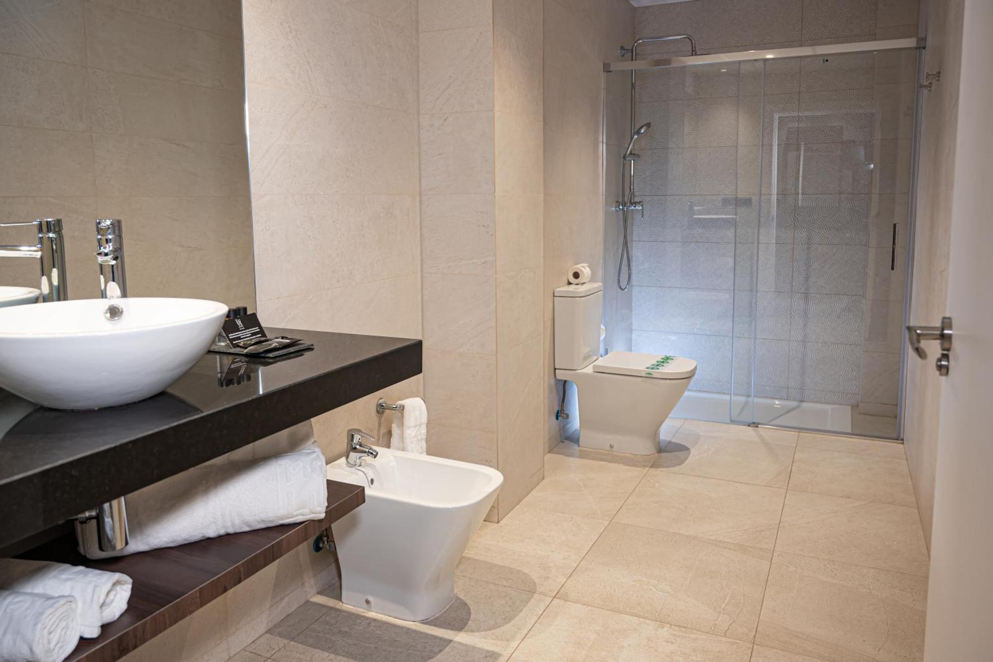 סן אנטוניו דה בנחבר Hotel Luve מראה חיצוני תמונה