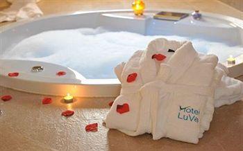 סן אנטוניו דה בנחבר Hotel Luve מראה חיצוני תמונה