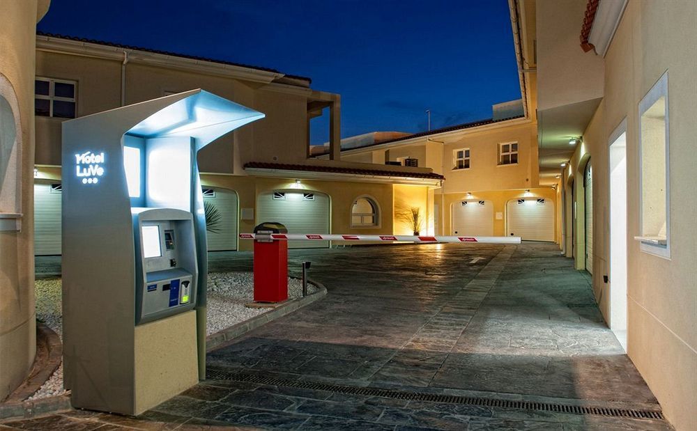 סן אנטוניו דה בנחבר Hotel Luve מראה חיצוני תמונה